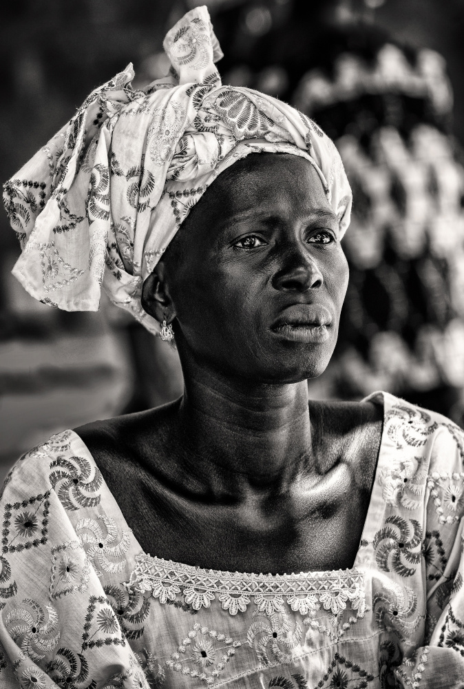 Gambian Woman od Milton Louiz