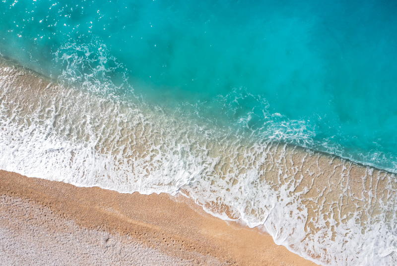 Wellen am Strand V, Sand und Türkises Wasser, Entspannung, Urlaub und Freiheit od Miro May