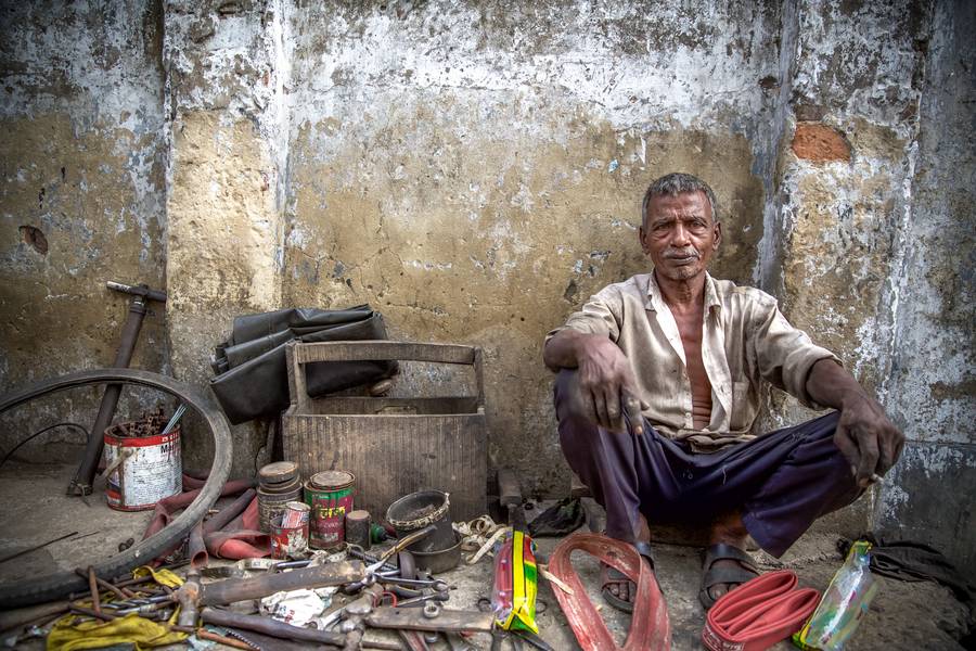 Fahrradwerkstatt in Bangladesch, Asien od Miro May