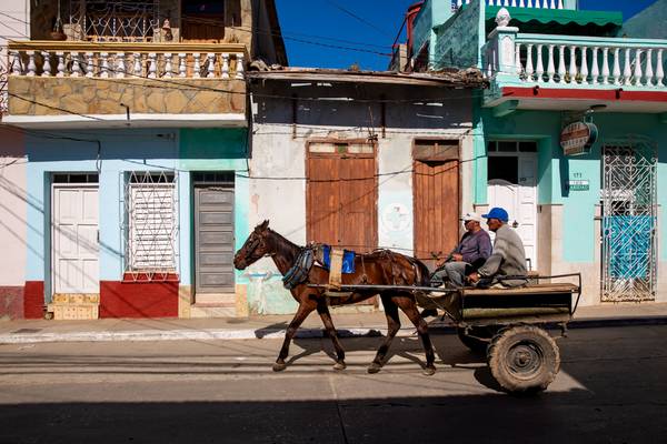 Horse-drawn carriage in Trinidad, Cuba, Kuba od Miro May