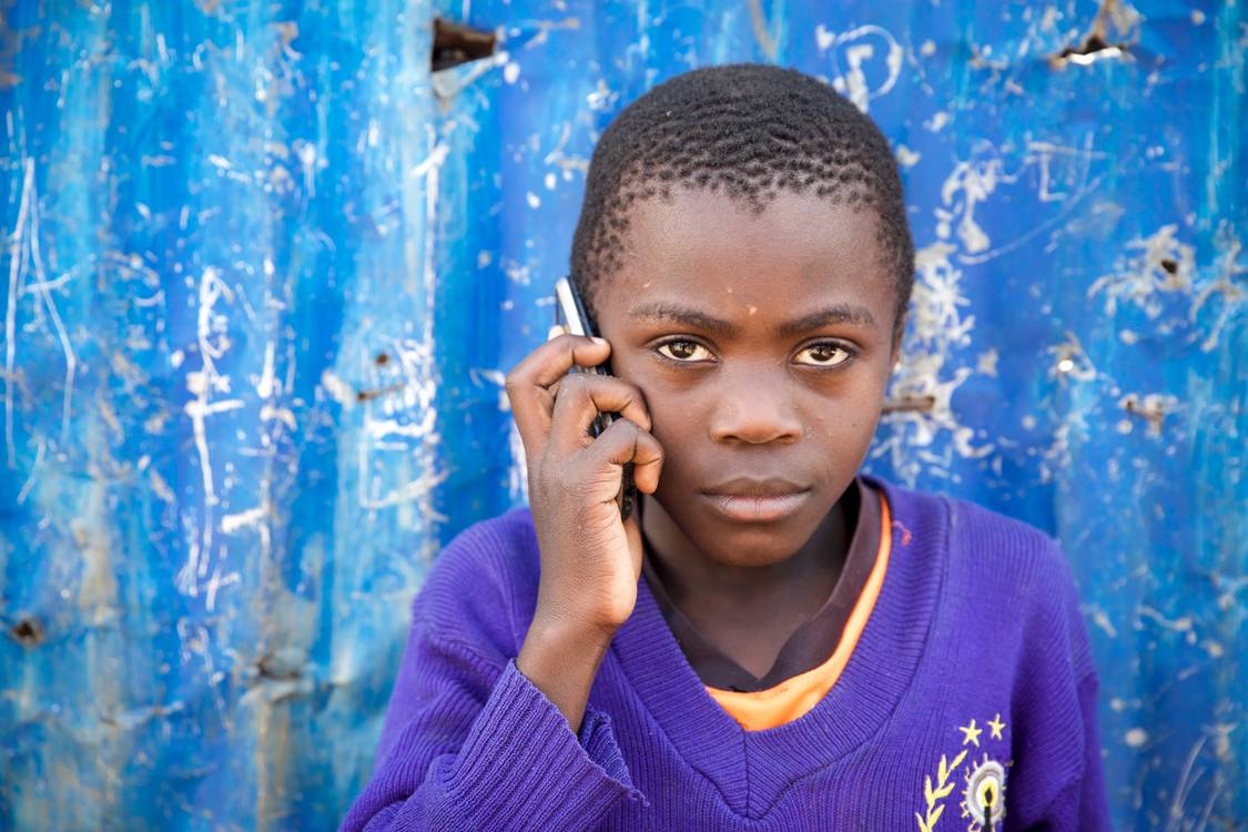 Junge Portrait Call in Nairobi, Kenia Kenya od Miro May