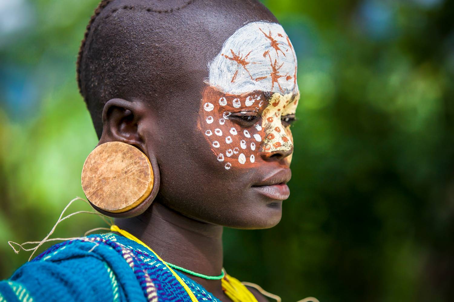 Portrait einer Frau aus dem Suri Stamm in Äthiopien, Afrika. od Miro May
