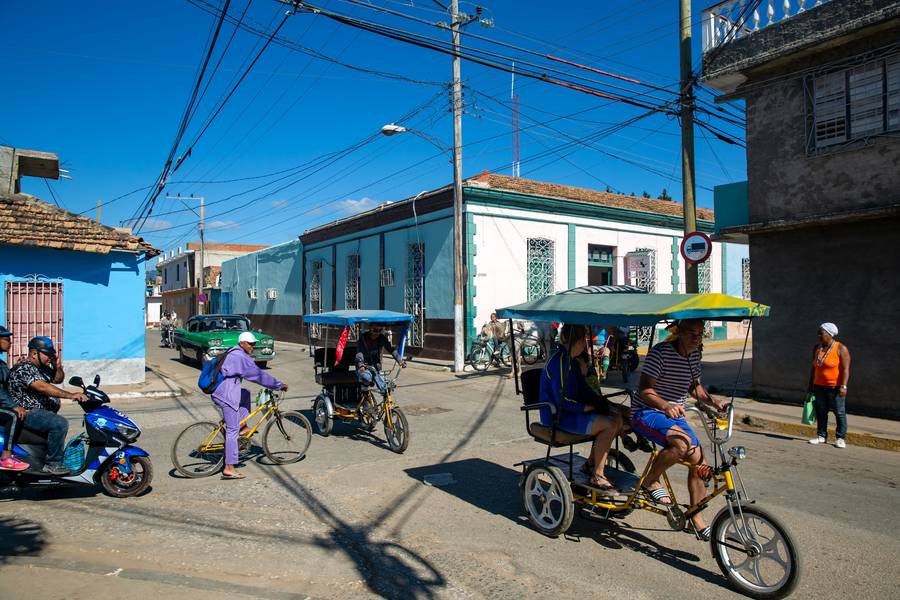 Straßenkreuzung in Trinidad, Cuba III od Miro May