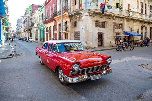 Street in Havana, Oldtimer, Cuba, Kuba od Miro May