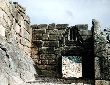 View of the Lion Gateway at the entrance to the palace (photo) od Mycenaean