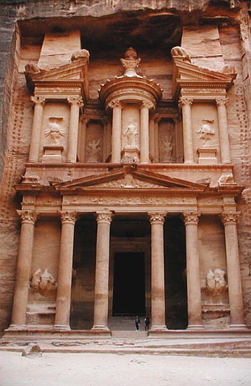 Facade of the Khazneh Firaoun od Nabatean