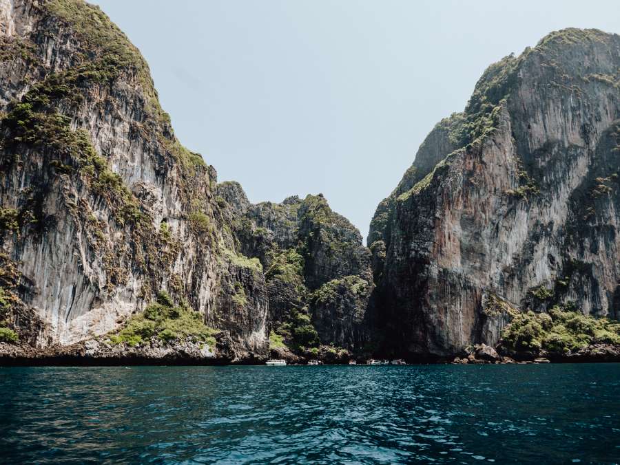 Felsen der Insel Koh Phi Phi Leh, Thailand od Laura Nenz