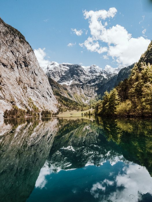 Obersee beim Königssee, Spiegelung, Berchtesgaden Nationalpark od Laura Nenz