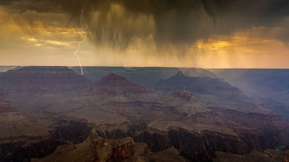 Grand Canyon Monsoon od Ning Lin