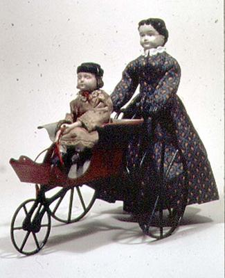 31:Walking doll with carriage od 