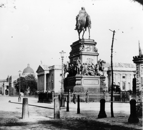 Ansicht Denkmal Friedrich d.Großen/Levy od 