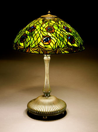 A ''Peacock'' Leaded Glass And Bronze Table Lamp od 