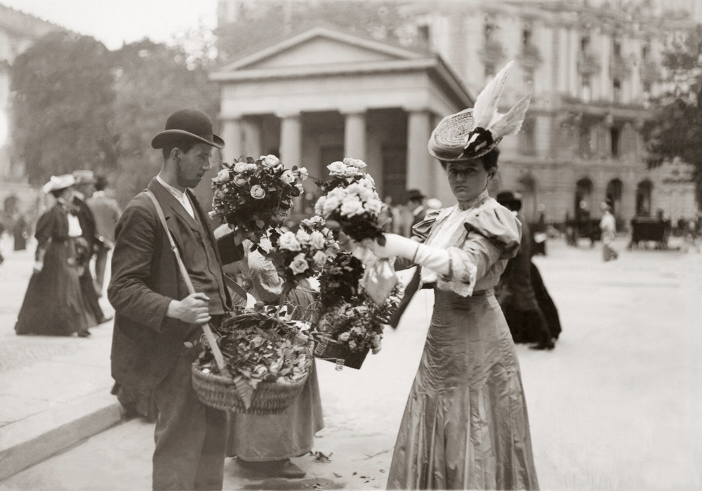 Flower seller / Potsdamer Platz / 1910 od 