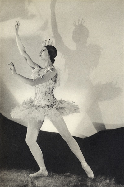 Dame Margot Fonteyn de Arias, from ''Footnotes to the Ballet'', published 1938 (b/w photo)  od 