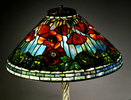 Detail From A ''Poppy'' Leaded Glass And Bronze Table Lamp By Tiffany Studios od 