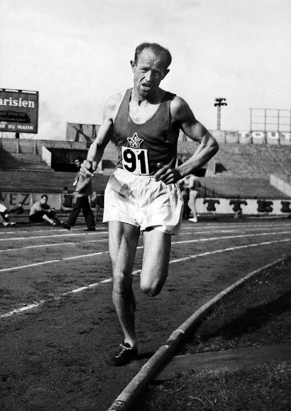Emil Zatopek, czech runner during a 5000m race od 