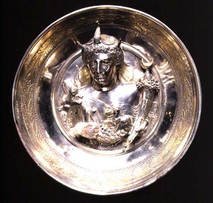 Emblema bowl, possibly an allegory of Alexandria, part of the Boscoreale Treasure, Roman, late 1st c od 