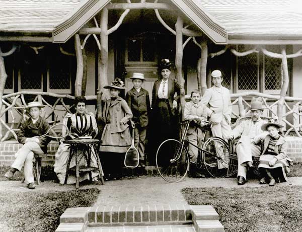 Family Group, c.1900 (b/w photo)  od 