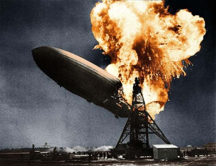 German dirigible LZ-129 Hindenburg here in flame when he arrived in Lakehurst airport near New York od 
