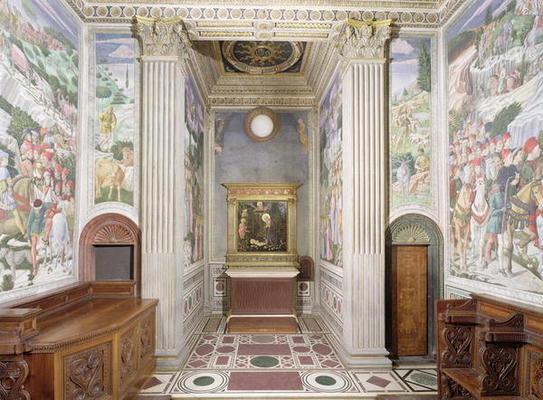 Interior of the Chapel, designed by Michelozzo Michelozzi (1396-1472), with frescos by Benozzo Gozzo od 