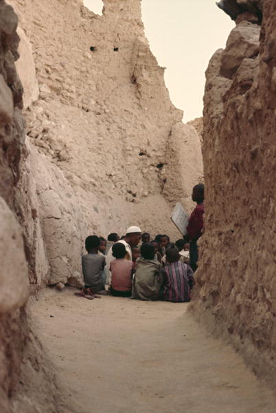 Koranic school in an Algerian village (photo)  od 
