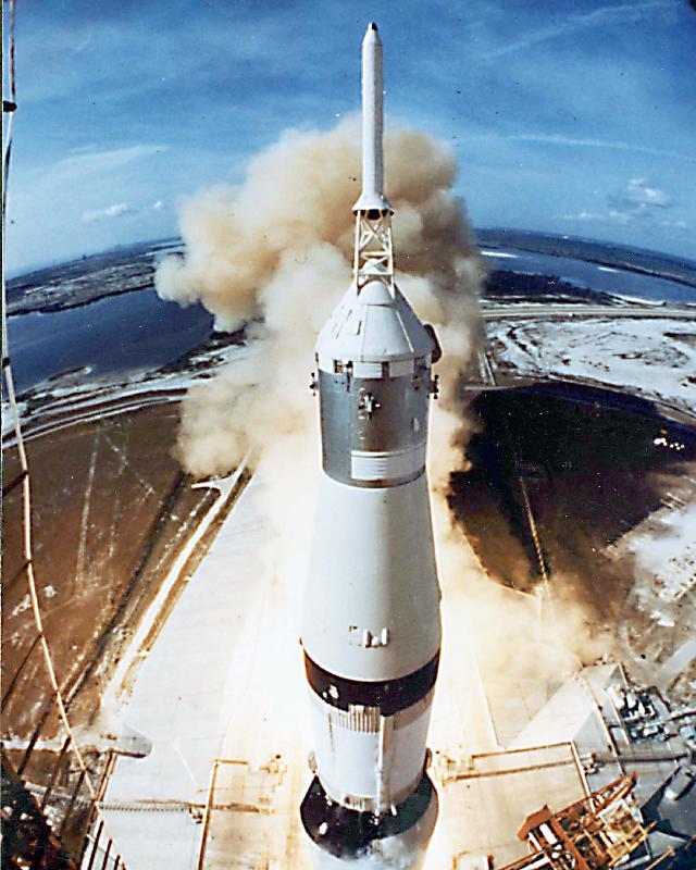 Lift off of Apollo 11 mission, with Neil Armstrong, Michael Collins, Edwin Buzz Aldrin in Kennedy Sp od 