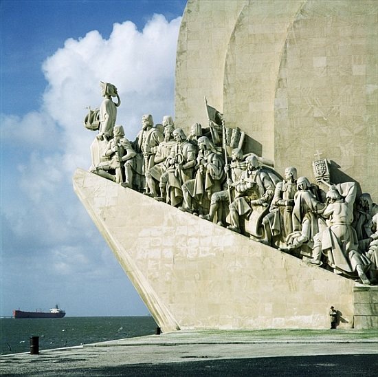 Monument to the Discoveries od 