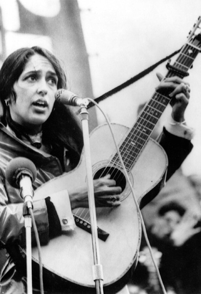 Protest Folk Singer Joan Baez performing od 