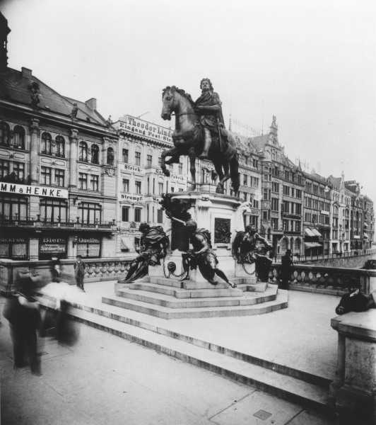 Reiterdenkmal Gr.Kurfürst/Foto Levy od 