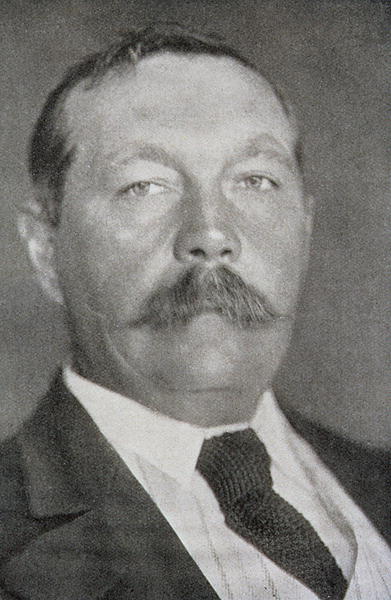 Sir Arthur Conan Doyle (1859-1930) (b/w photo)  od 