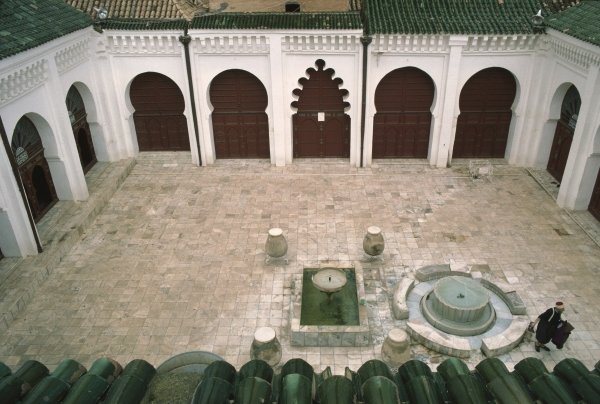 The big Mosque, courtyard (photo)  od 