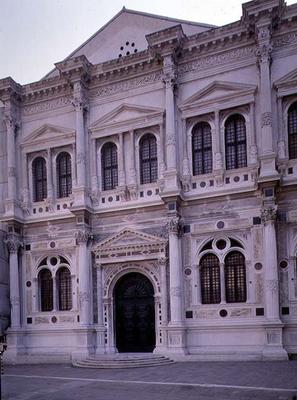 The Facade, begun by Pietro Buon and completed by Antonio Scarpagnino (1465/70-1549) in 1536 (photo) od 