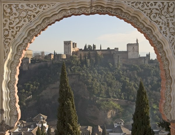 View across Albaicin to La Alhambra (photo)  od 
