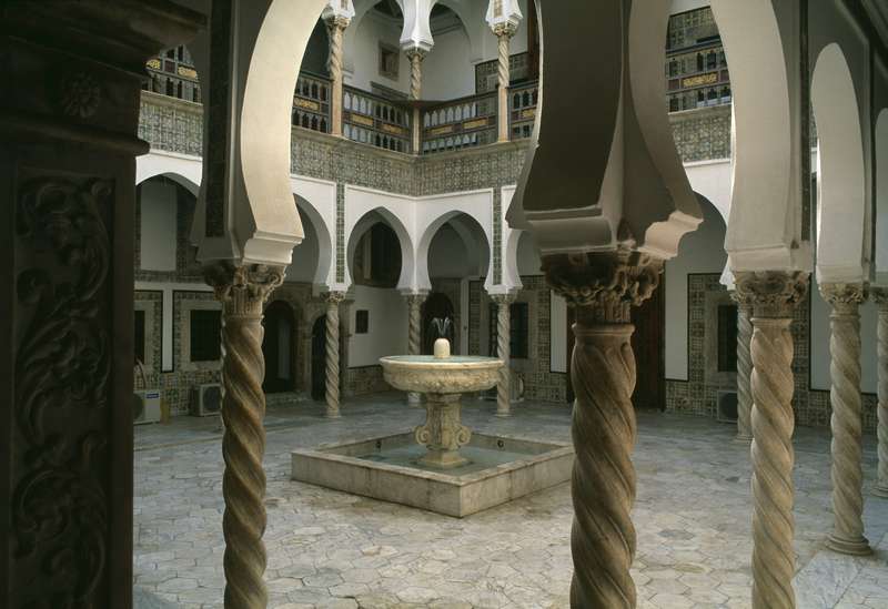 View of the courtyard interior (photo)  od 