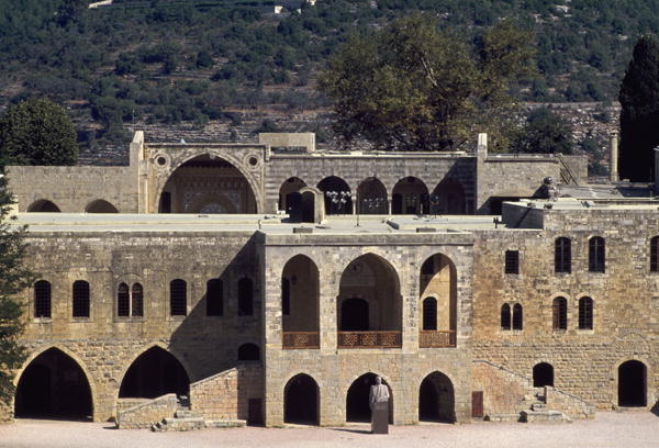 View of the palace (colour photo)  od 