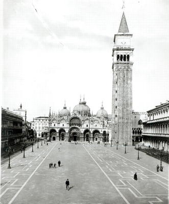 View of Piazza S. Marco (b/w photo) 1880-1920 od 