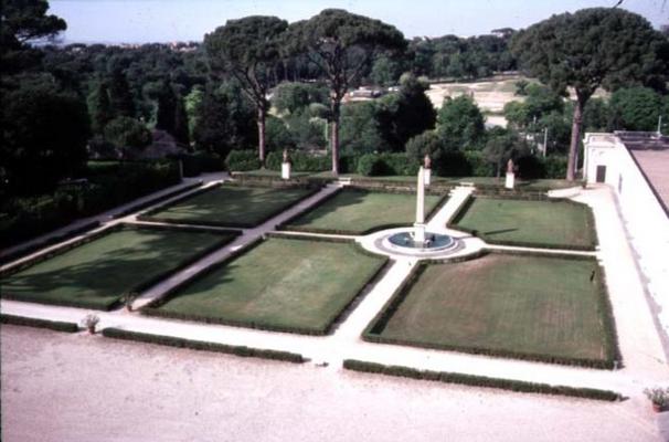 View of the Italian style garden seen from the villa, designed by Nanni di Baccio Bigio (d.1568) and od 