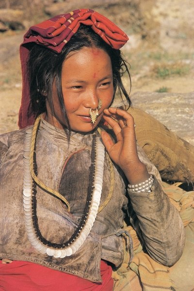 Woman typical of eastern Nepal (photo)  od 