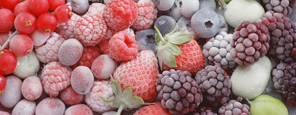 Chilled berries, 2001 (colour photo)  od Norman  Hollands