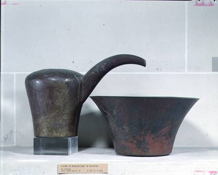 Ewer and basin od Old Kingdom Egyptian