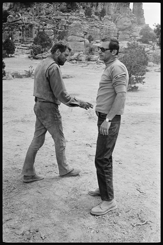Burt Lancaster with Sydney Pollack on the set of The Scalphunters od Orlando Suero