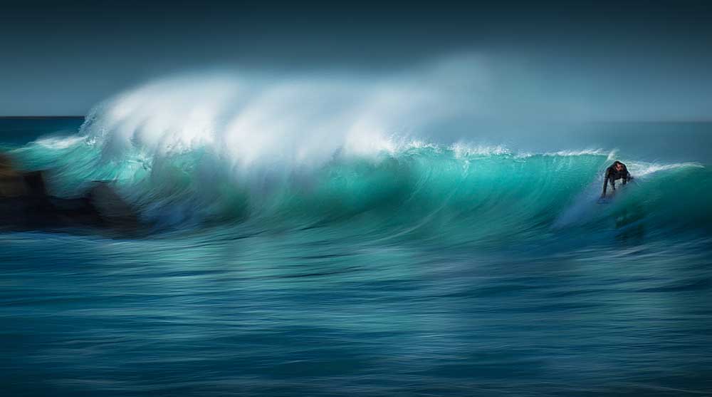 RIDING THE WAVE od Paolo Lazzarotti