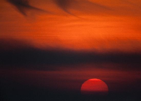Sonnenuntergang hinter Wolken od Patrick Pleul