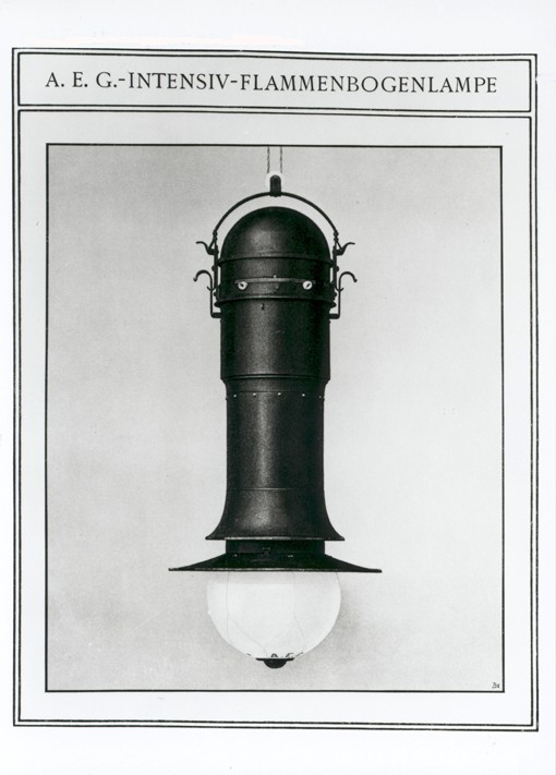 AEG Intensive Flame Arc Lamp od Peter Behrens