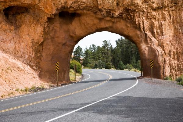 Tunnel Bryce Canyon Utah USA od Peter Mautsch