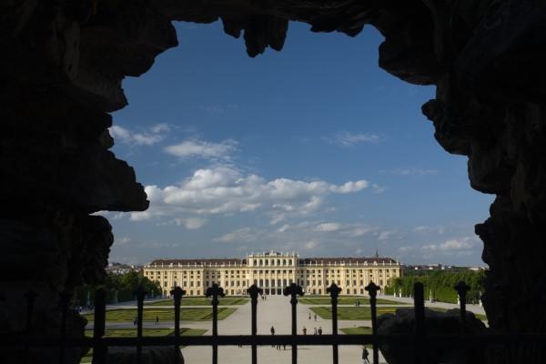 Wien, Schloss Schönbrunn von Neptunbrunn od Peter Wienerroither