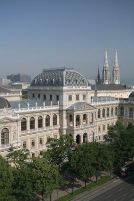 Universität Wien, Votivkirche, AKH od Peter Wienerroither