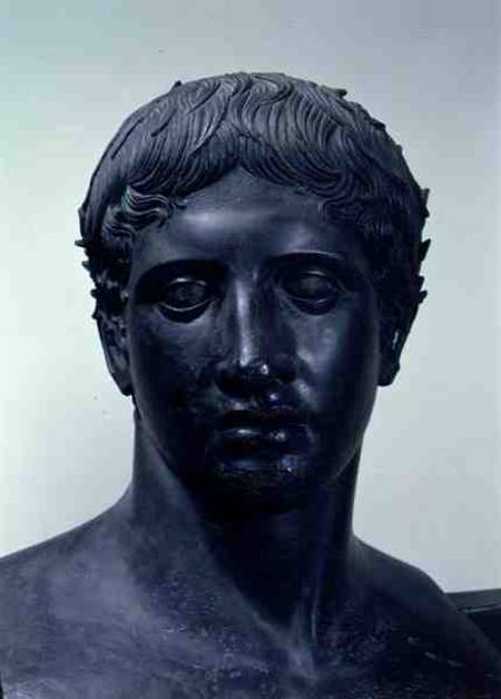The Athenian Apollo, frontal view od Polykleitos