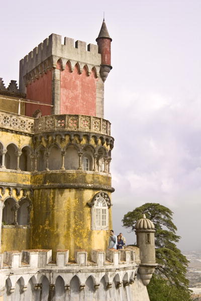 A castle tower (photo)  od Portuguese School