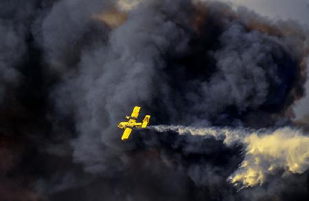 Firefighting aircraft \ 2